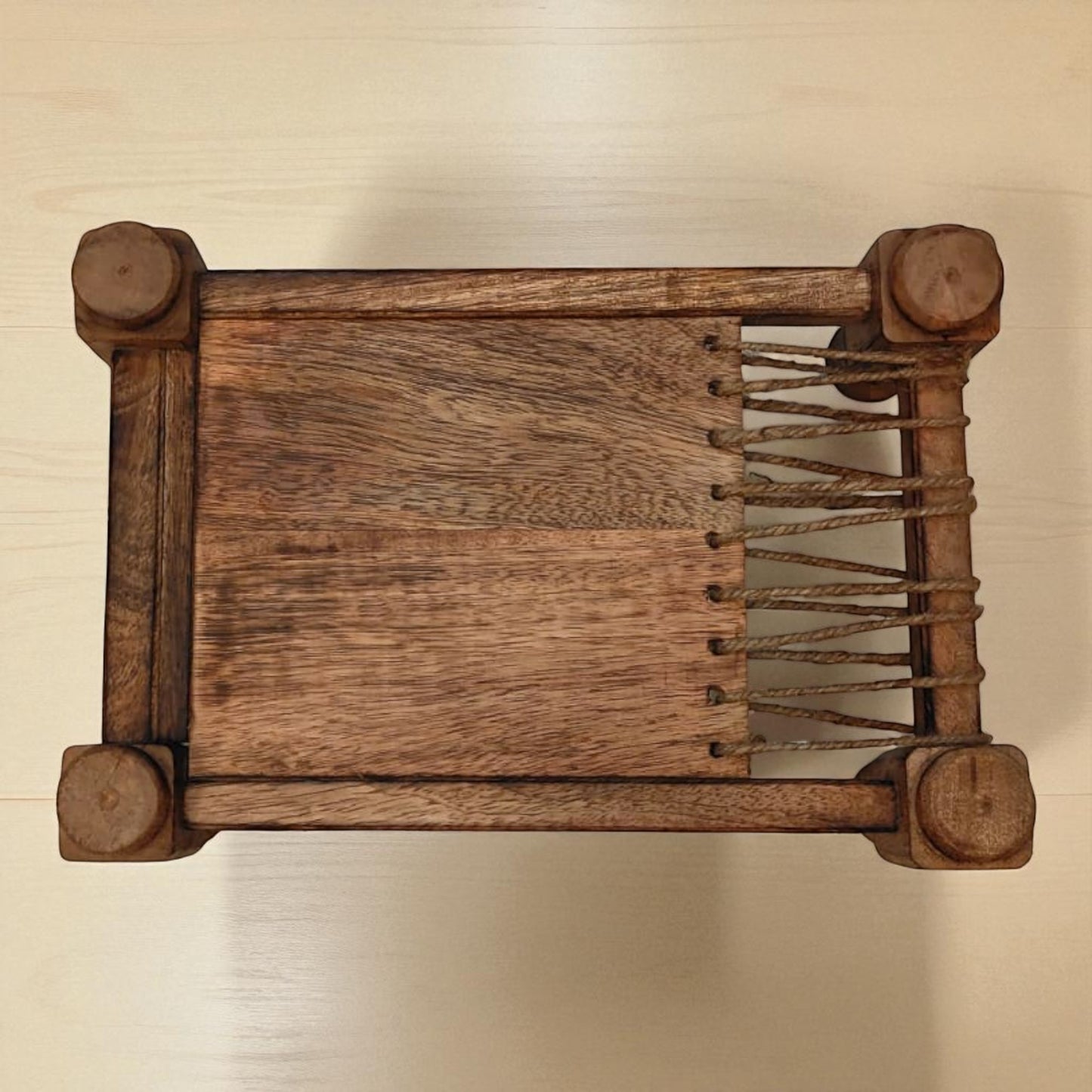 SacredFig Cot Design Tray | Wooden Serving Tray in rustic finish | Natural grain pattern (26x17 cm)