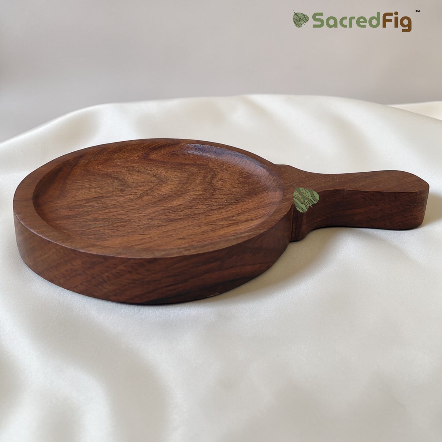Round Wooden Serving Board with Handle – Pizza Platter